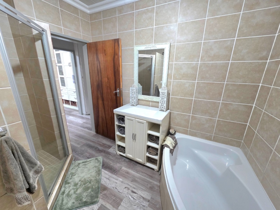 5 Bedroom Property for Sale in Morelig Free State